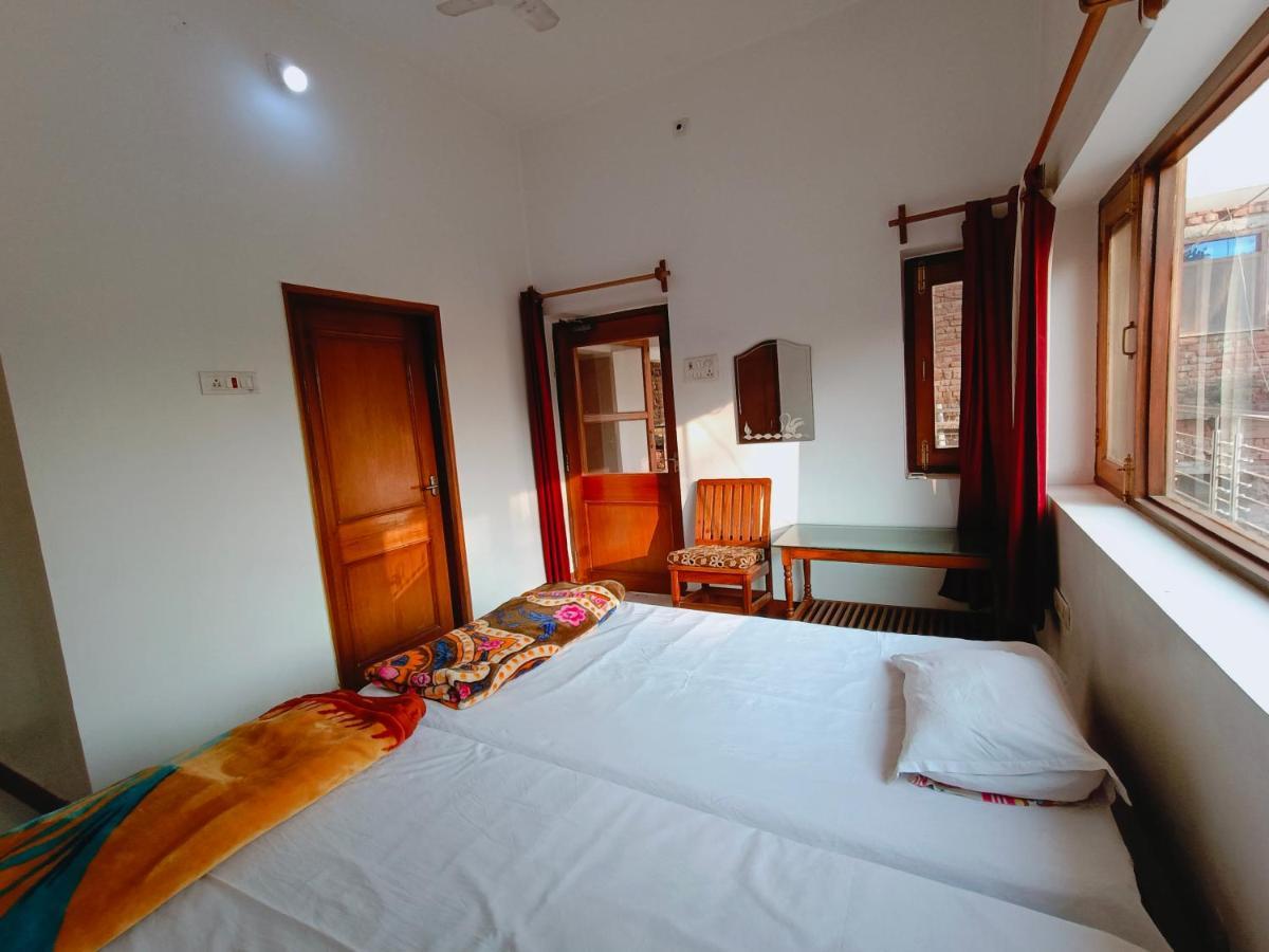 The Gupta Guest House Bodh Gaya Exterior foto