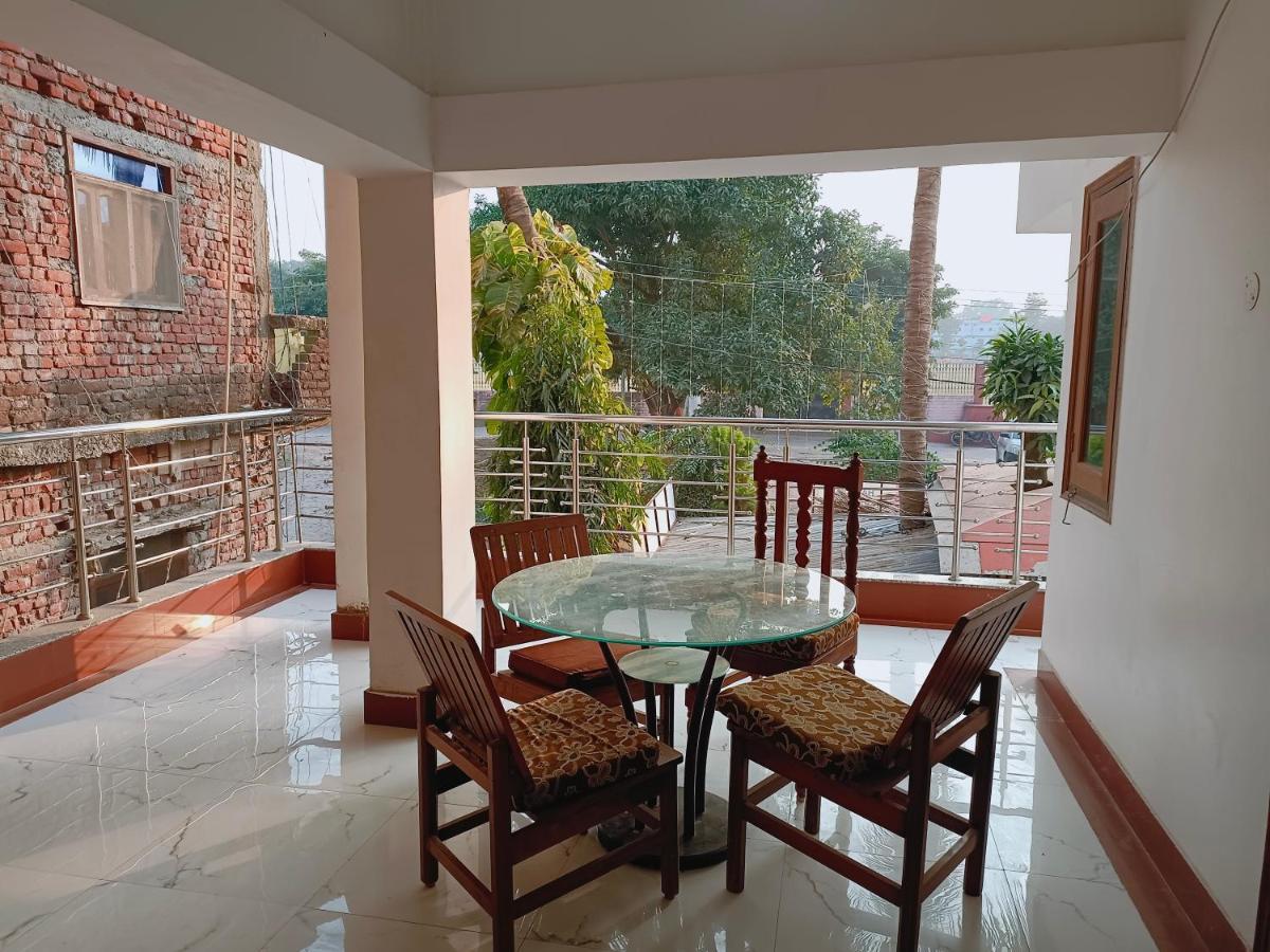 The Gupta Guest House Bodh Gaya Exterior foto